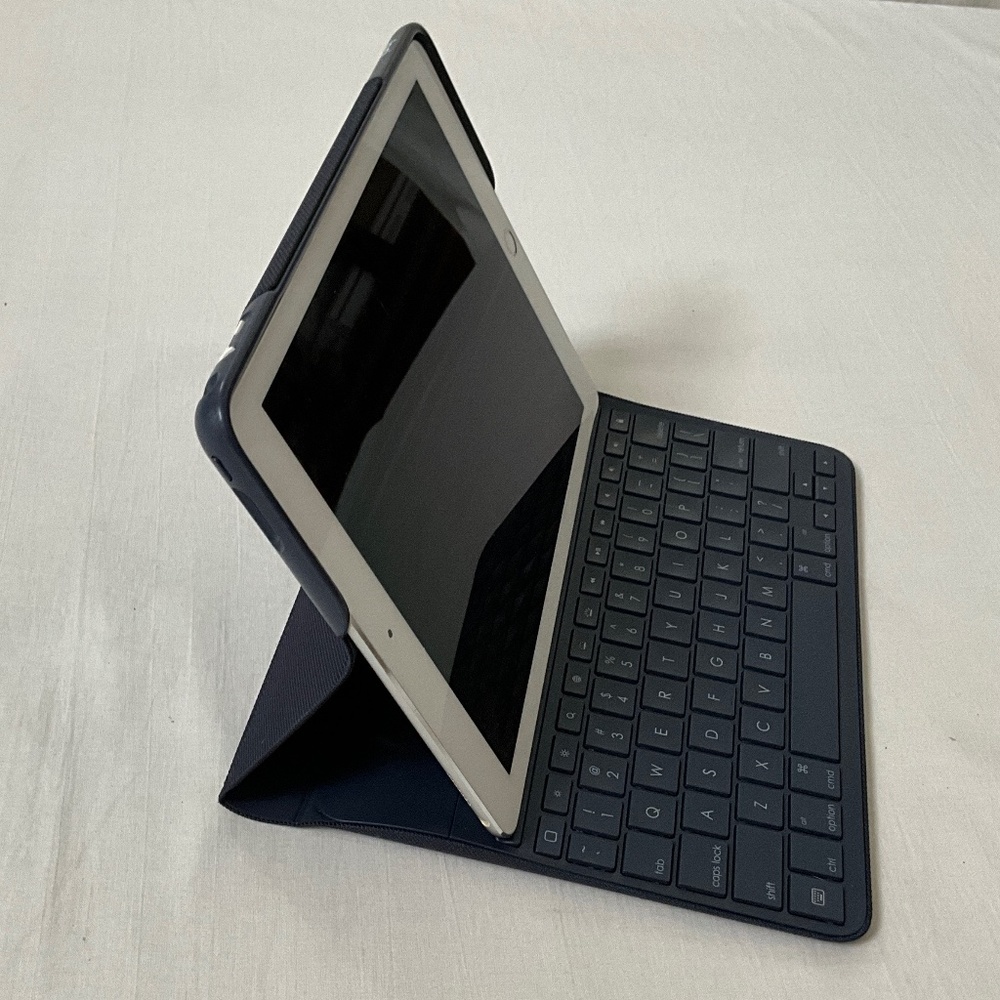 LOGI CREATE Keyboard Hard Case Blue - Picture 10 of 14